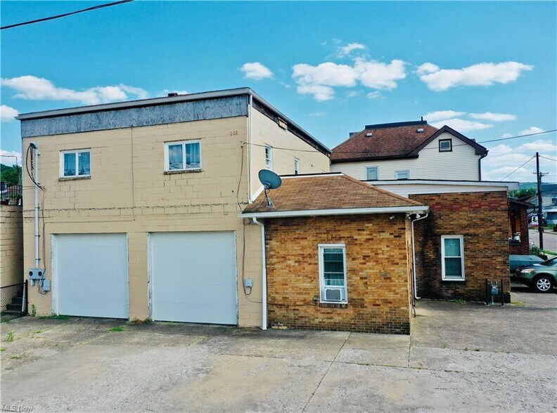 2116 Charles St, Wellsburg, WV à vendre - Photo du bâtiment - Image 2 de 19
