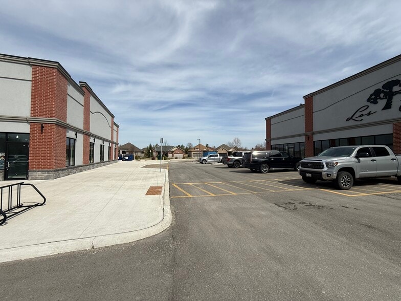2130-2136 Kains Rd, London, ON à louer - Photo du bâtiment - Image 2 de 39