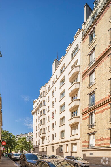Multifamily in Paris for sale - Building Photo - Image 3 of 3