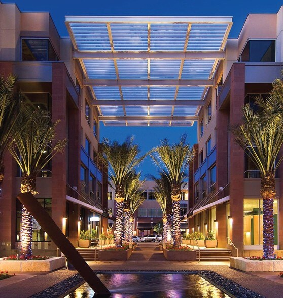 5410 E High St, Phoenix, AZ à louer - Photo du bâtiment - Image 2 de 12