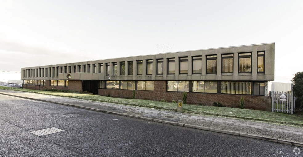 Howe Moss Drive portefeuille de 2 propriétés à vendre sur LoopNet.ca - Photo principale - Image 2 de 3