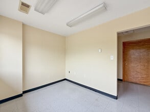 700 61st St, Tuscaloosa, AL for lease Interior Photo- Image 2 of 5