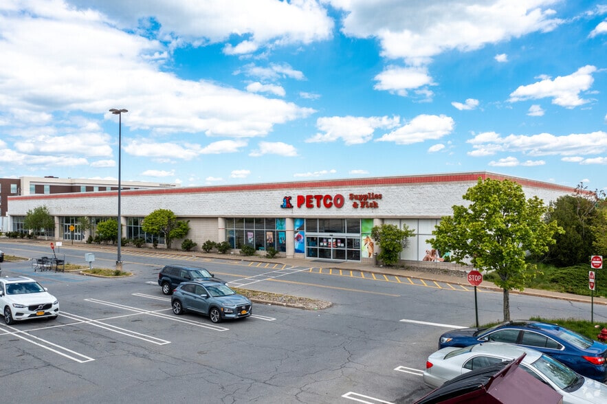 200-400 N Galleria Dr, Middletown, NY for lease - Building Photo - Image 3 of 7