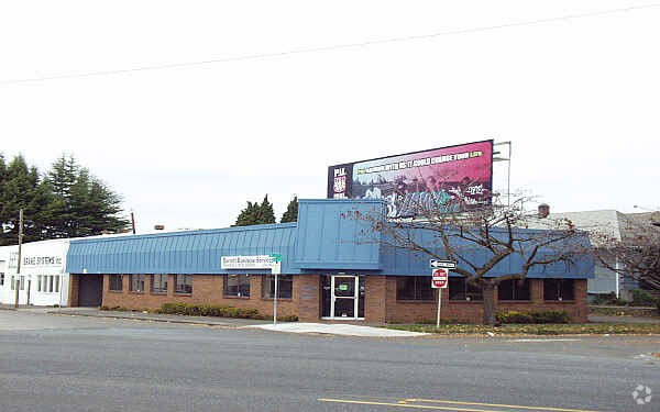 2229-2235 NE Sandy Blvd, Portland, OR à louer - Photo du bâtiment - Image 3 de 7