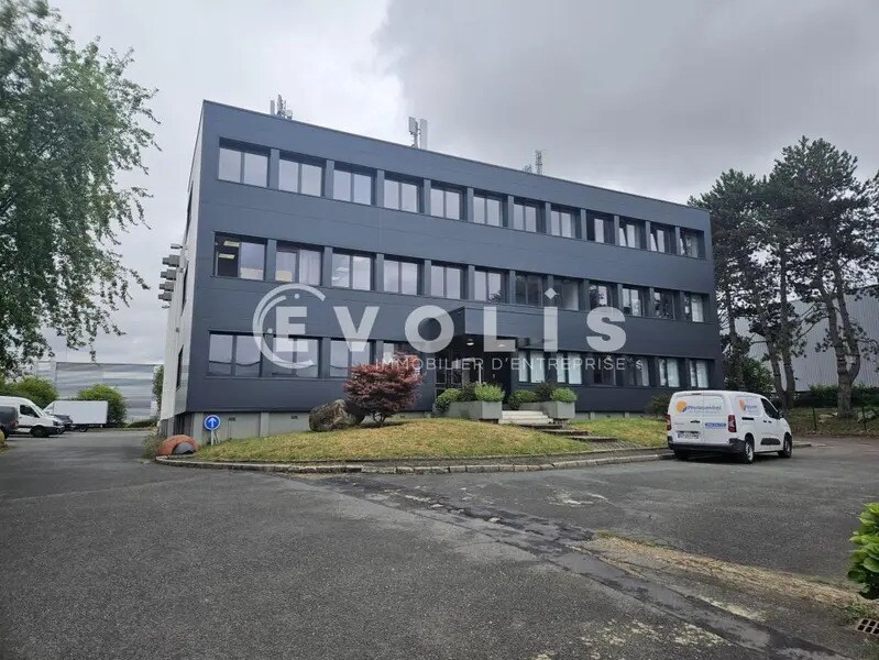 Flex in Wissous for lease Building Photo- Image 1 of 23