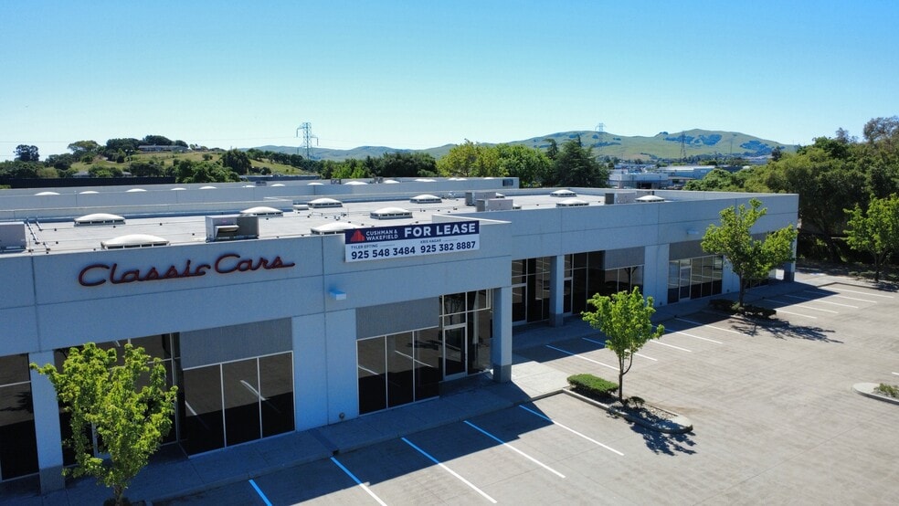 103 Commerce Ct, Fairfield, CA for lease - Building Photo - Image 2 of 8