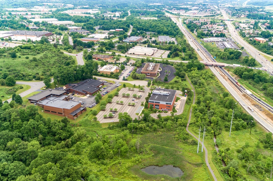 300 Allegheny Dr, Warrendale, PA for lease - Building Photo - Image 2 of 10