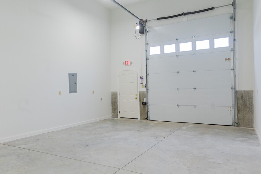 992 Portland Rd, Saco, ME for lease - Building Photo - Image 3 of 4
