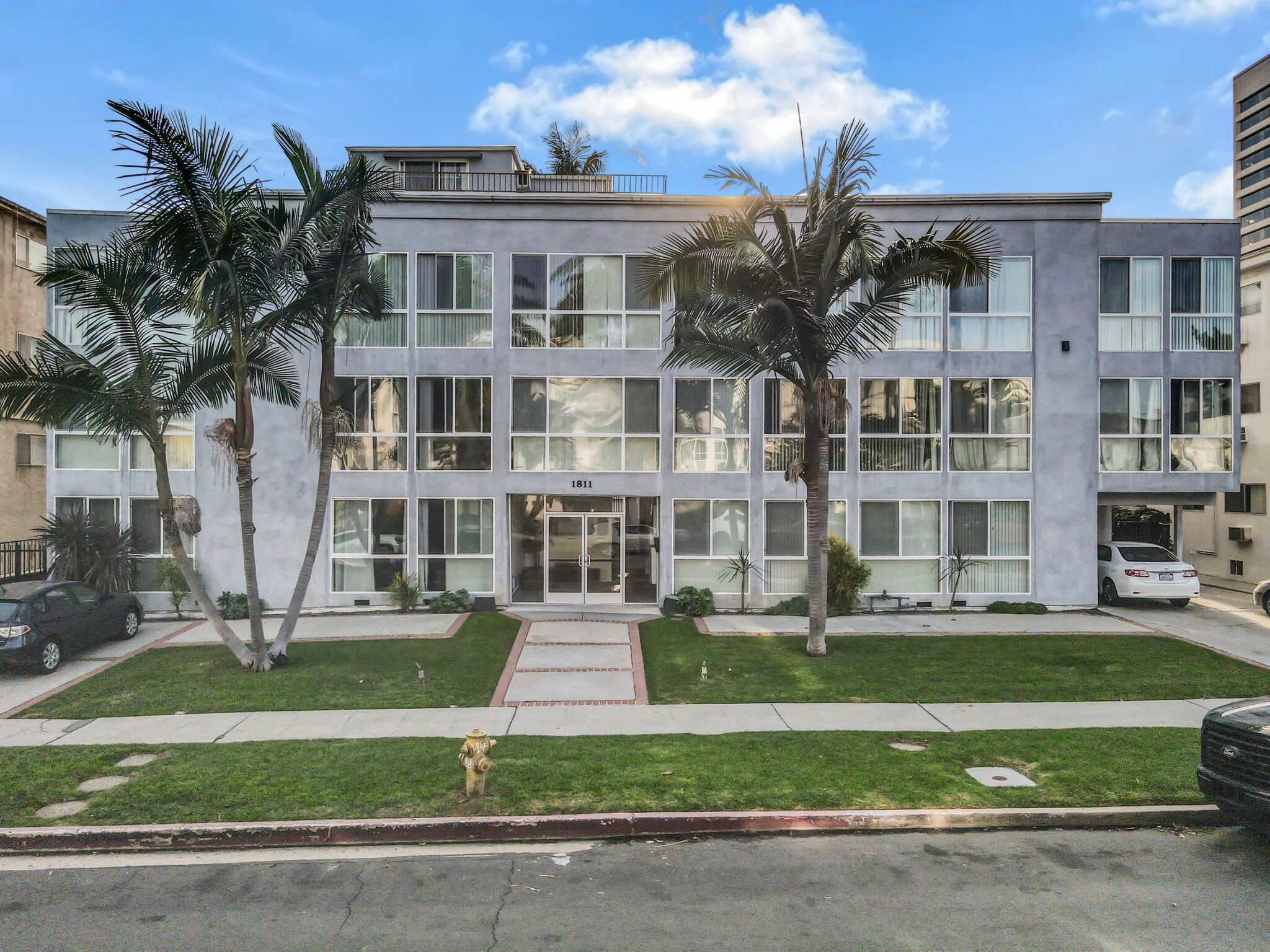 1811 S Bentley Ave, Los Angeles, CA for sale Building Photo- Image 1 of 22