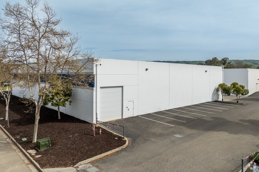 1580 Zephyr Ave, Hayward, CA for lease - Building Photo - Image 3 of 15