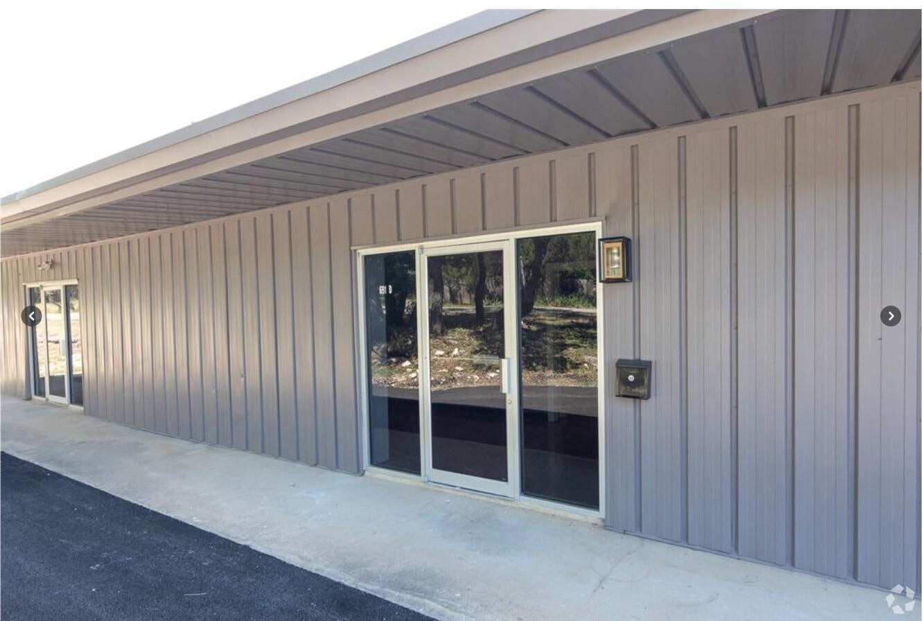 691 La Buena Vista Dr, Wimberley, TX à louer Photo du bâtiment- Image 1 de 6