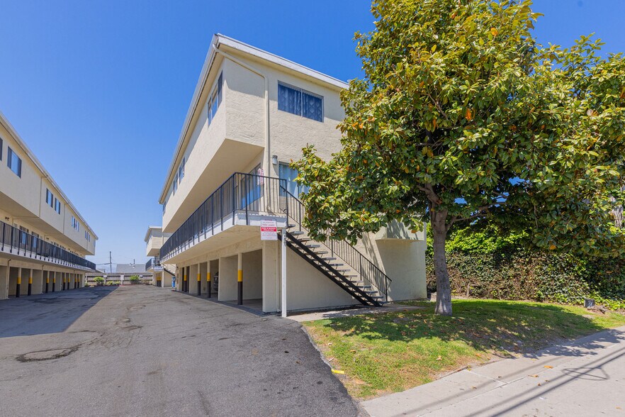 75 N Hebbron Ave, Salinas, CA à vendre - Photo du bâtiment - Image 2 de 45