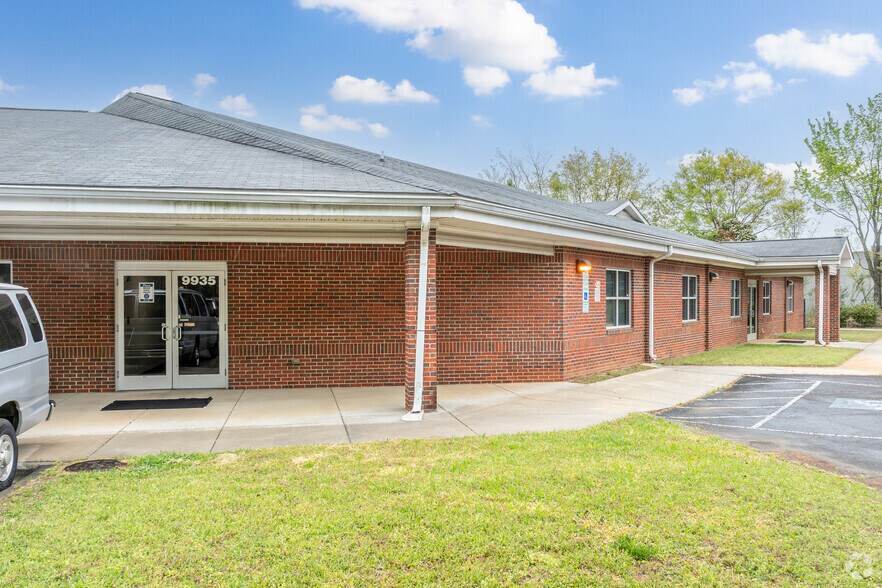 9935 Packard St, Pineville, NC à vendre - Photo du bâtiment - Image 3 de 4