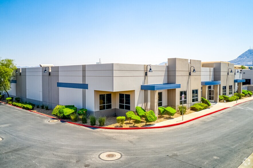 7700 Eastgate Rd, Henderson, NV à louer - Photo du bâtiment - Image 2 de 13