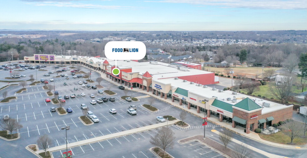 1837 E Broad St, Statesville, NC for lease - Building Photo - Image 1 of 6