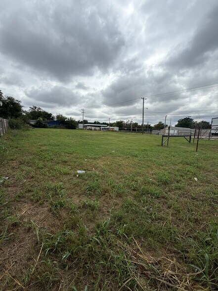 1931 N Lewis Ave, Tulsa, OK à vendre - Photo du bâtiment - Image 2 de 4