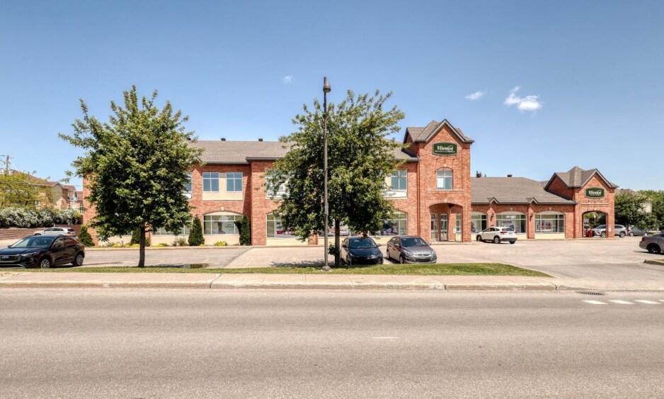 123 Boul Industriel, Repentigny, QC à louer - Photo du bâtiment - Image 2 de 3