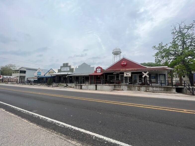 FM 1514, Coldspring, TX à vendre - Photo du bâtiment - Image 2 de 17