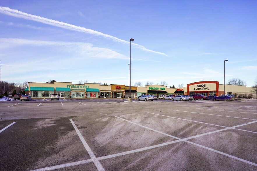 3308 N Wayne St, Angola, IN à louer - Photo du bâtiment - Image 2 de 6