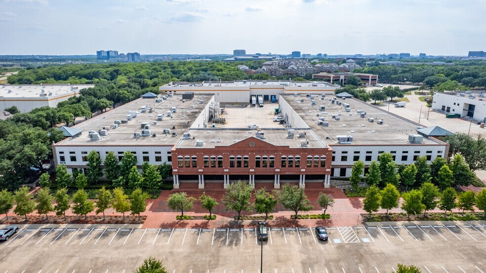 6221 Riverside Dr, Irving, TX à louer - Photo du bâtiment - Image 3 de 17