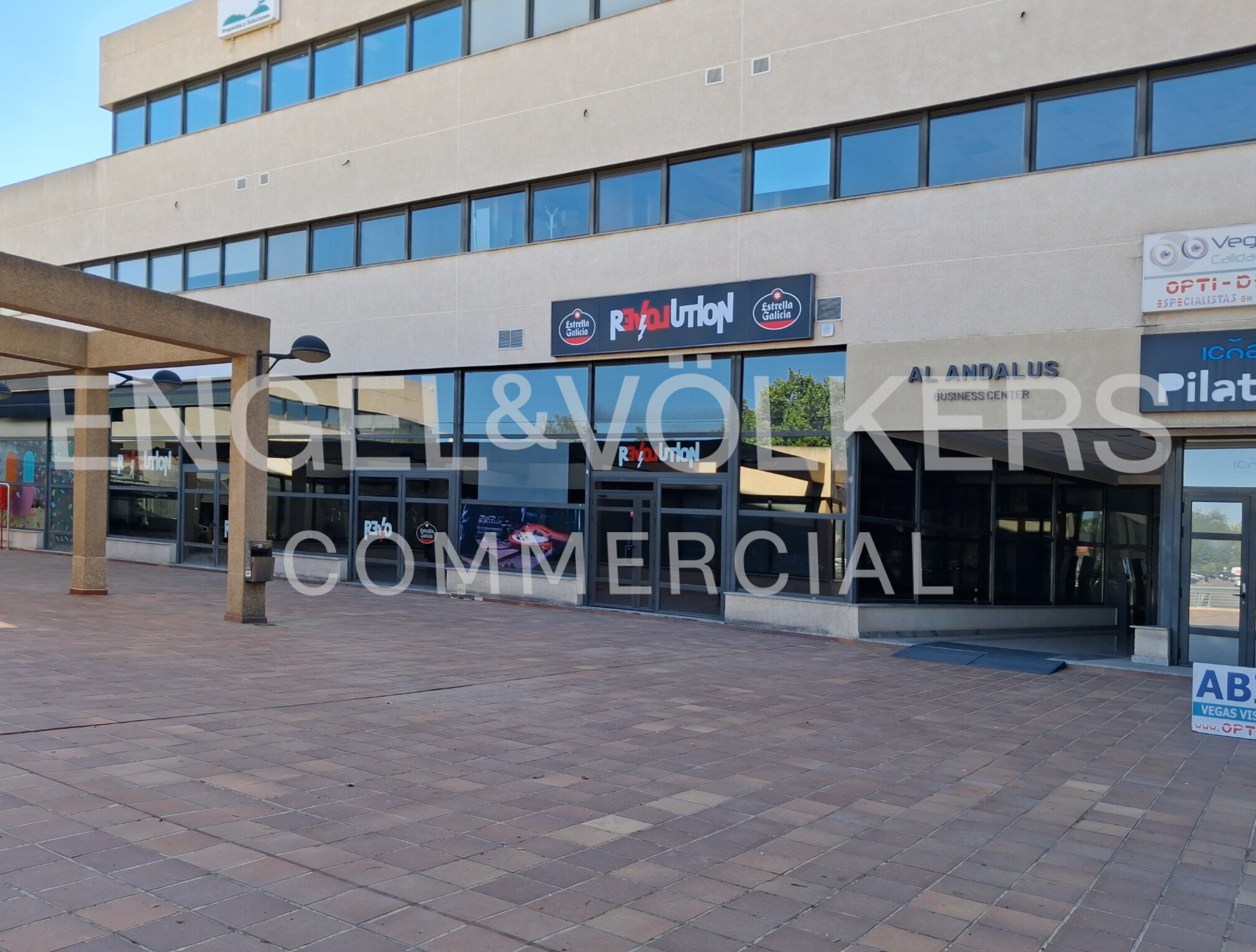 Commerce de détail dans Las Rozas de Madrid, Madrid à louer Plan d’étage- Image 1 de 4