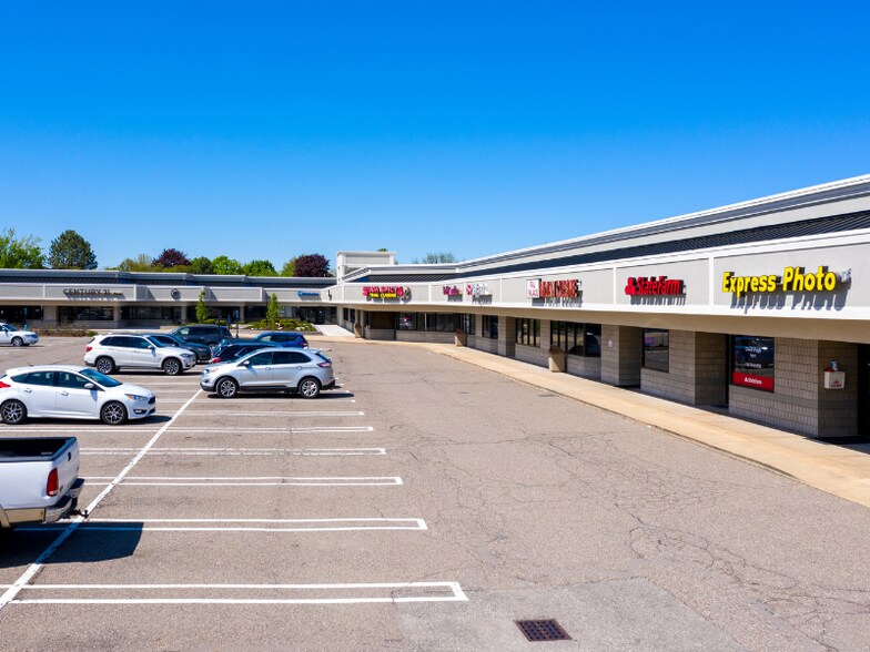 37104-37152 Six Mile Rd, Livonia, MI à louer - Photo du bâtiment - Image 3 de 4