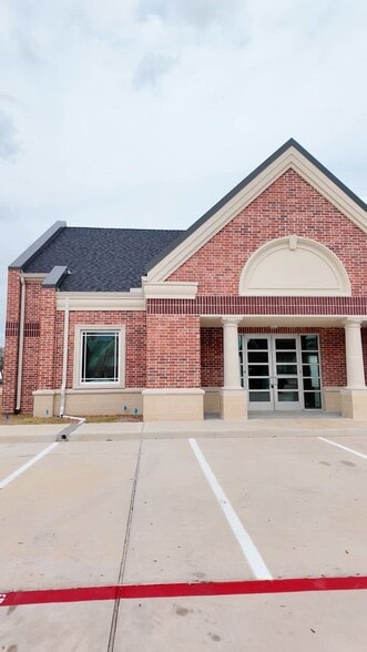 7103 S Peek Rd, Richmond, TX à louer - Vidéo sur l’inscription commerciale - Image 2 de 22