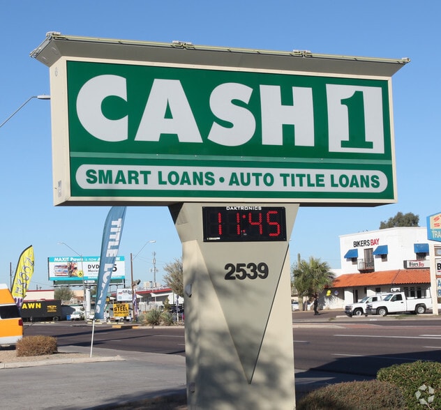 2539 E Bell Rd, Phoenix, AZ à louer - Photo du bâtiment - Image 2 de 3