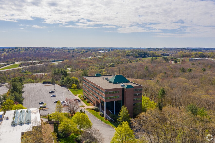 55 Ferncroft Rd, Danvers, MA for lease - Building Photo - Image 3 of 17