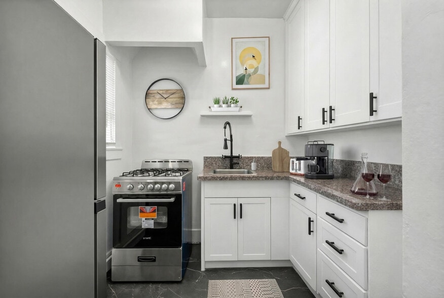 623 E Broadway, Long Beach, CA à vendre - Photo du bâtiment - Image 3 de 21