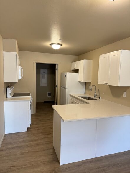 906 Ross St, Davenport, WA for sale - Interior Photo - Image 2 of 2
