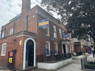 Plus de détails pour 12 High St, Brentwood - Bureau/Commerce de détail à louer