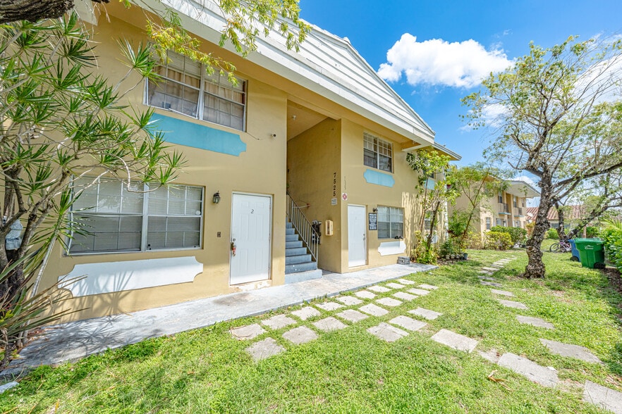 7525 NW 44th Court, Coral Springs, FL for sale - Building Photo - Image 3 of 9