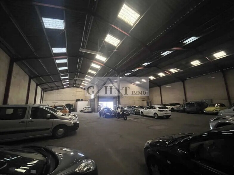 Industrial in Bailly-Romainvilliers for sale - Building Photo - Image 1 of 4