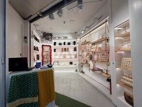 Commerce de détail dans Barcelone, Barcelona à louer Photo intérieure- Image 2 de 4