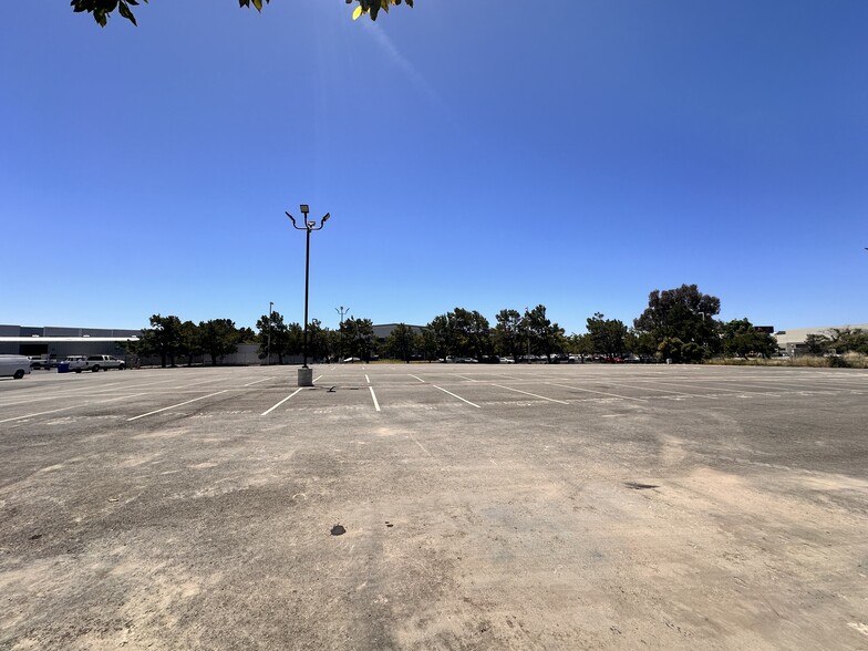 35325 Fircrest St, Newark, CA for lease - Primary Photo - Image 1 of 4