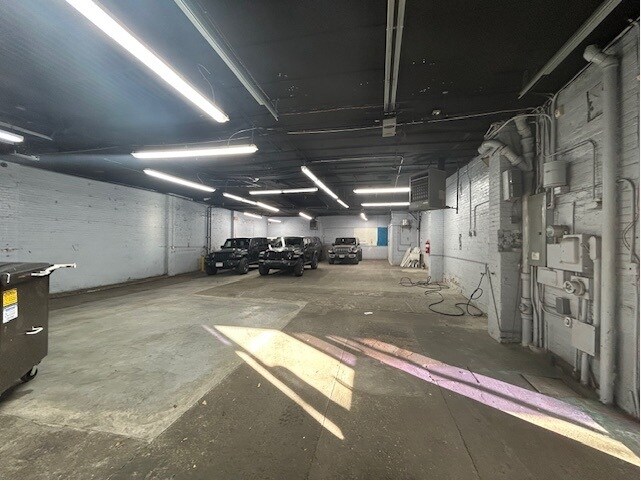 3609-3615 Queens Blvd, Long Island City, NY à louer - Photo du bâtiment - Image 3 de 7