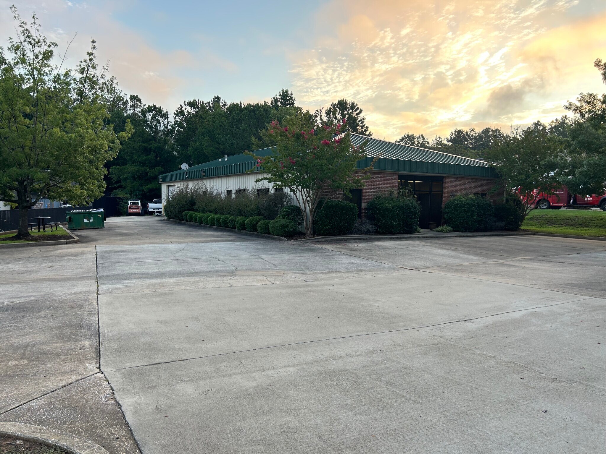 220 Applegate Trce, Pelham, AL for lease Building Photo- Image 1 of 9