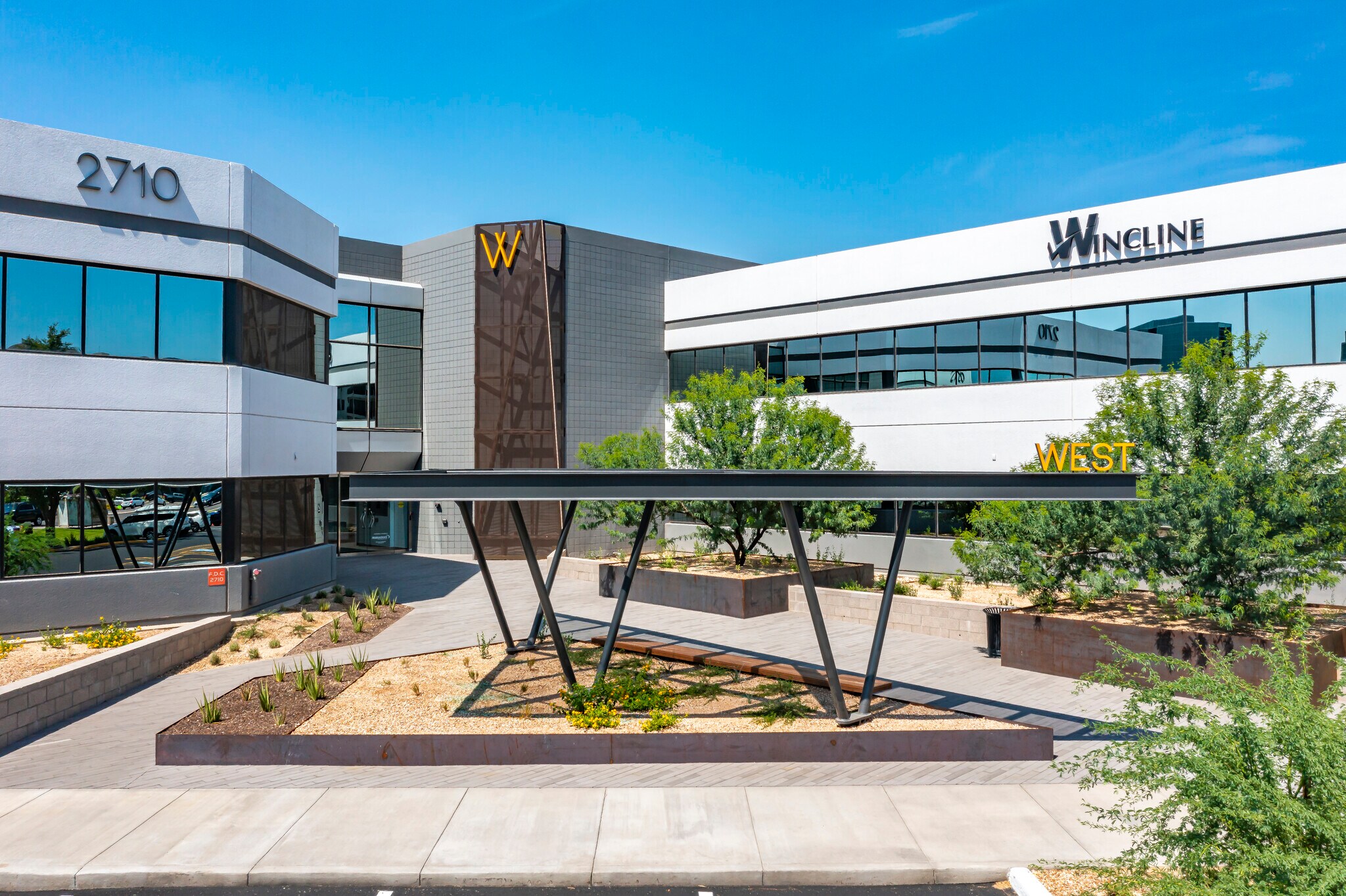 2850 E Camelback Rd, Phoenix, AZ à louer Photo du bâtiment- Image 1 de 13