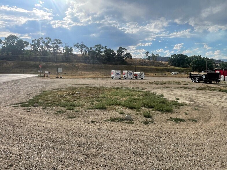 70-287 Montana Way, Ennis, MT à vendre - Photo du bâtiment - Image 2 de 4