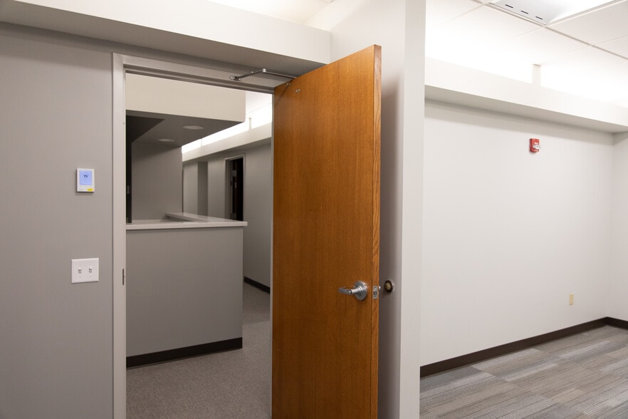 17030 Lakeside Hills Plz, Omaha, NE à louer - Photo intérieure - Image 2 de 33