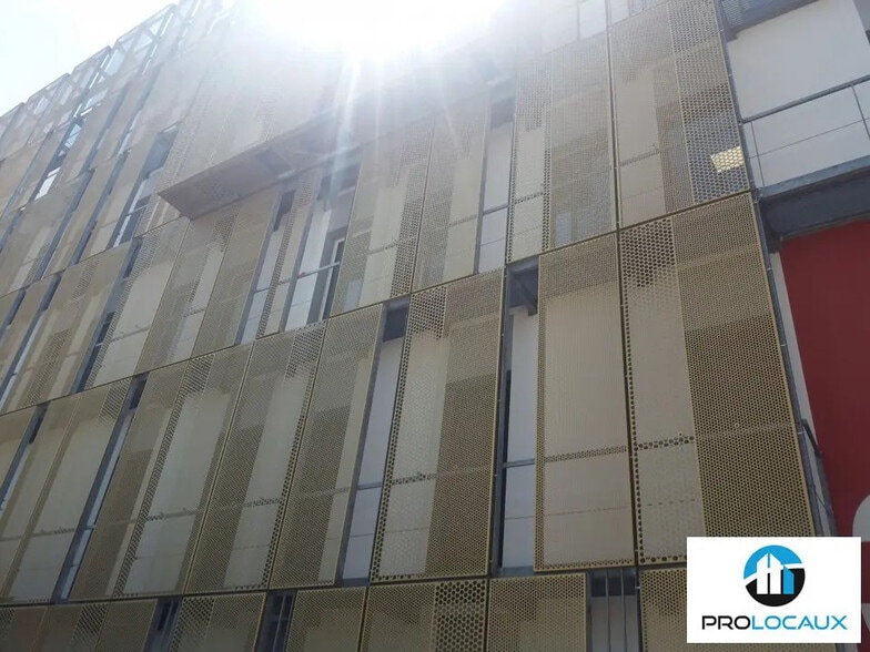 Office in Grenoble for lease - Building Photo - Image 2 of 13