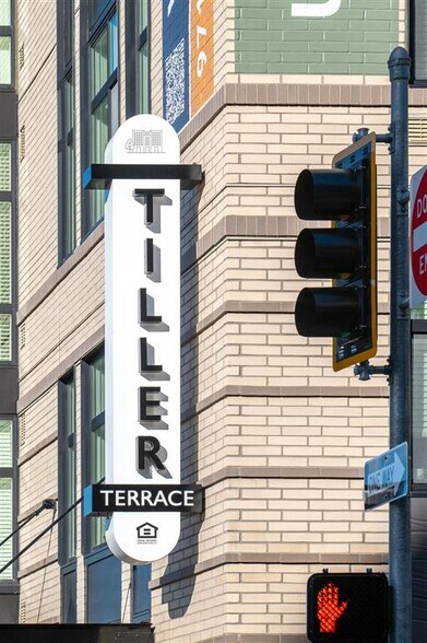 1670 SW Alder St, Portland, OR à louer - Photo du bâtiment - Image 3 de 8