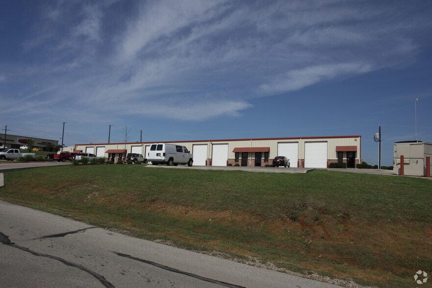 4305 FM 1187, Burleson, TX à vendre - Photo du bâtiment - Image 3 de 8