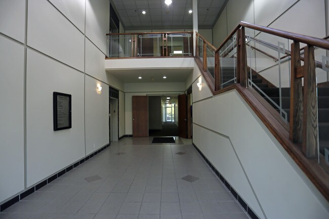 Plus de détails pour 20171 92A Ave, Langley Twp, BC - Commerce de détail à louer