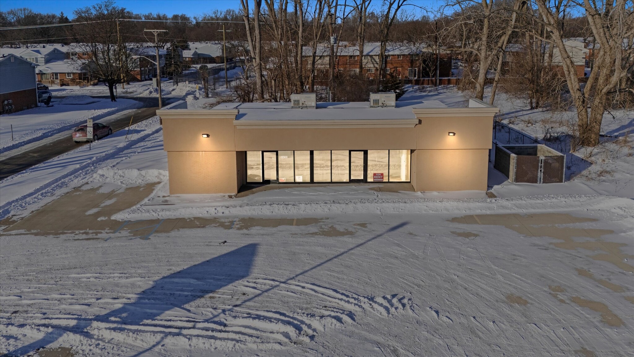 8498 Wayne Rd, Romulus, MI for lease Primary Photo- Image 1 of 13