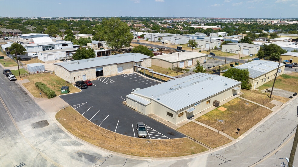 1916 Hydro Dr, Austin, TX for lease - Building Photo - Image 2 of 11