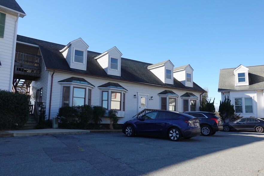 100 Bridge St, Hampton, VA for lease - Primary Photo - Image 1 of 21