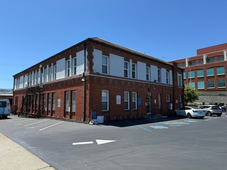 1475 Powell St, Emeryville, CA à louer - Photo du bâtiment - Image 2 de 6