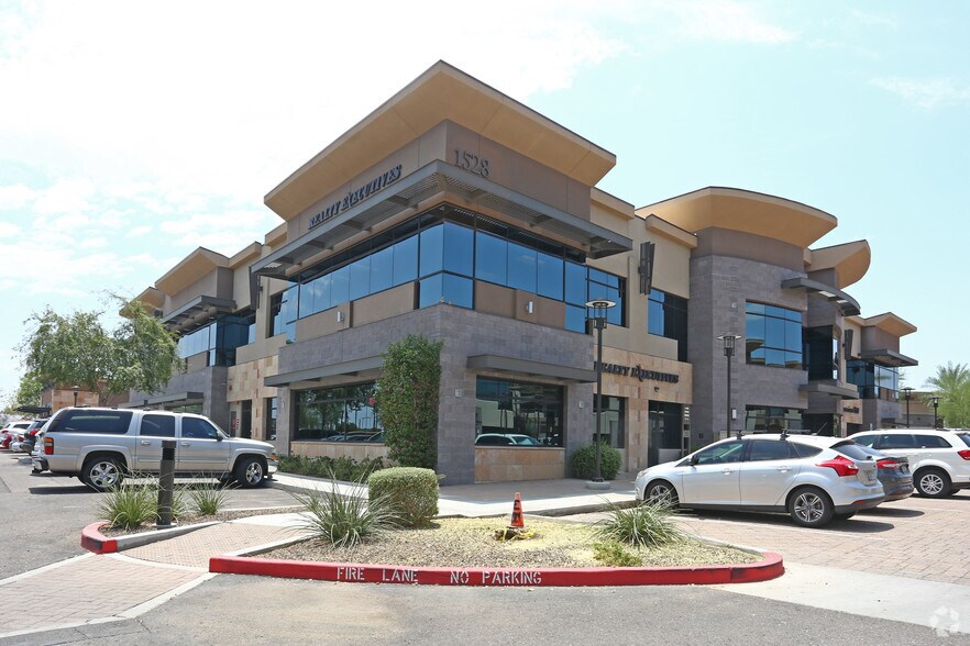 1482 E Williams Field Rd, Gilbert, AZ à louer - Photo du bâtiment - Image 2 de 38